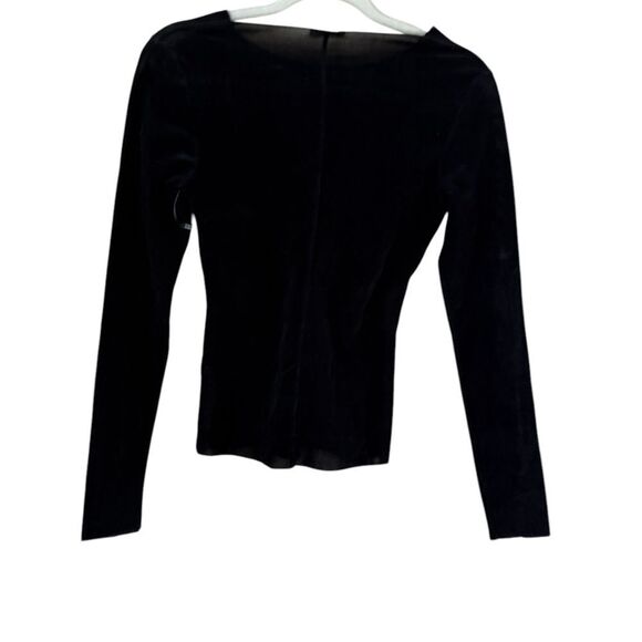 Elegant Black Long Sleeve Fitted Blouse - Picture 9 of 9